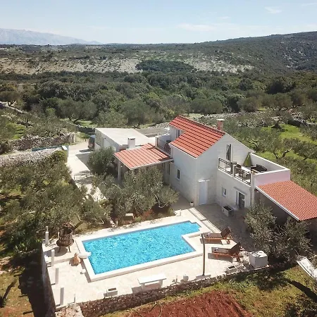 Mar 2 Villa *