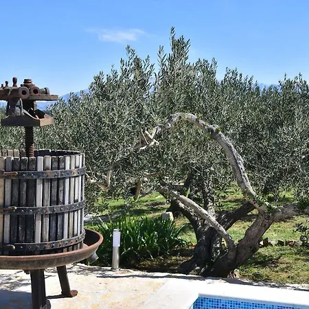 Mar 2 Villa Pucisca